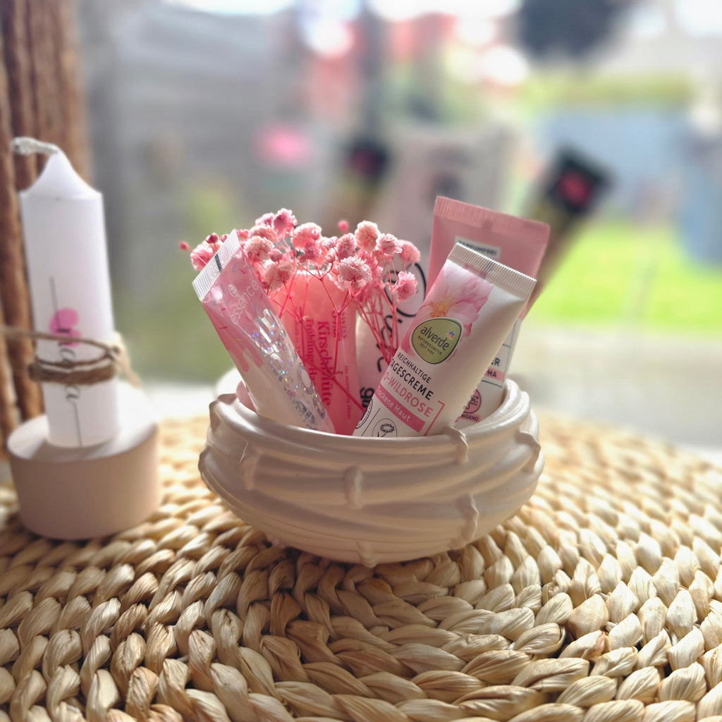 Muttertag Geschenkset – Schale in Rosa mit Kosmetik
