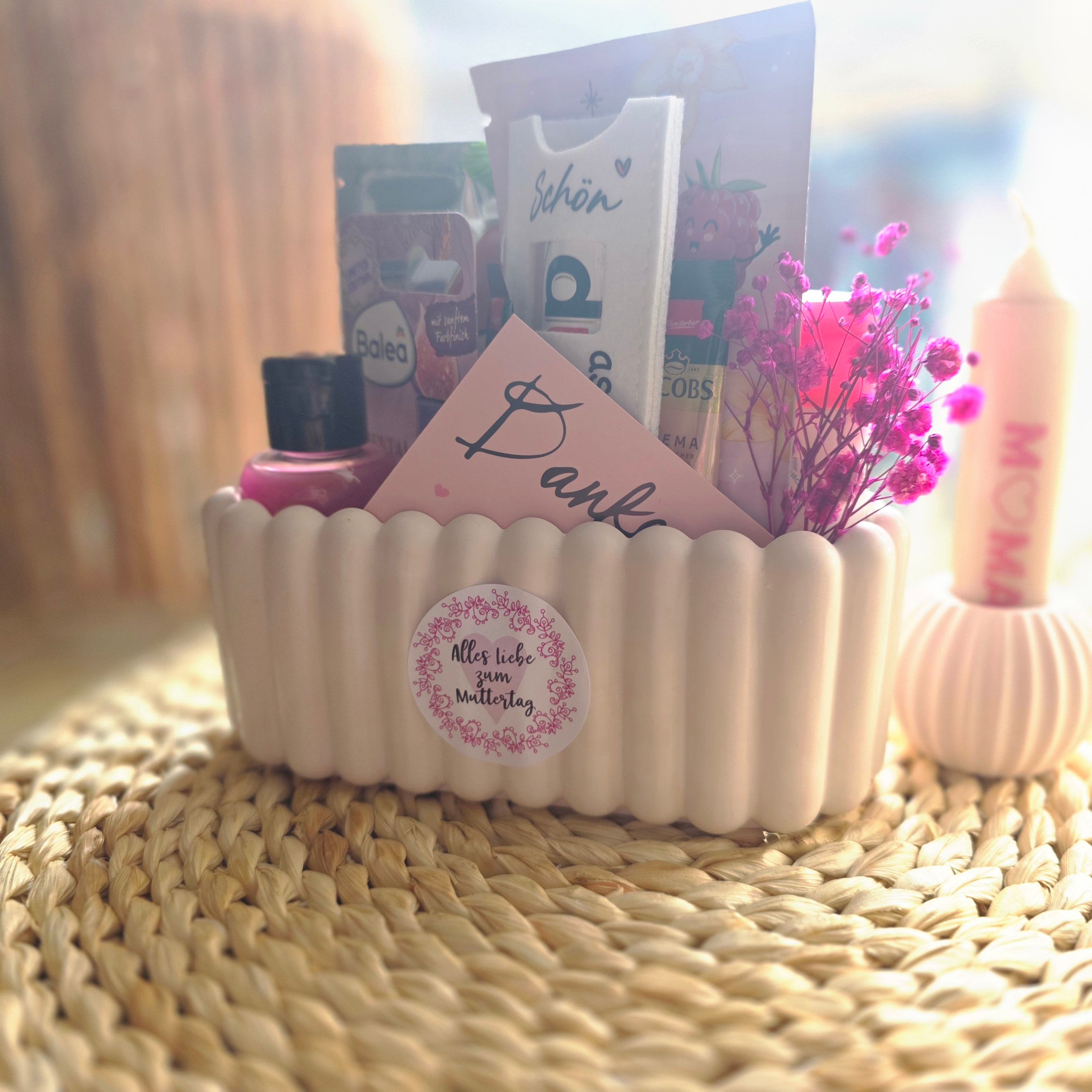 Muttertag Geschenkset – Rechteckige Schale Danke mit Kosmetik & Kaffee