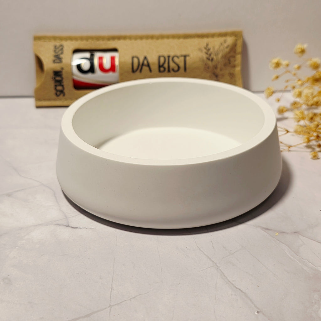 Handgefertigte minimalistische Gipsschale – Sweetly Crafted by Maja