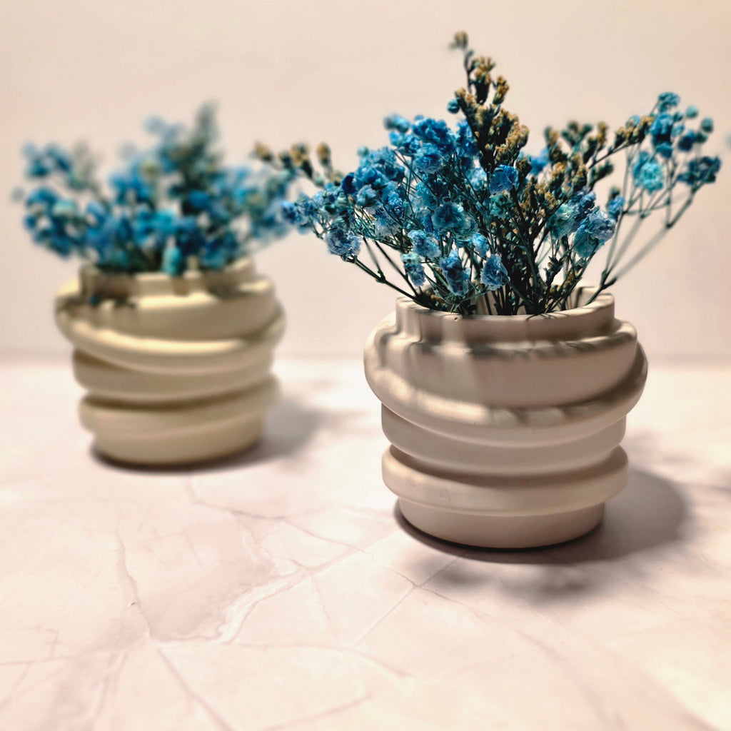 Handgefertigte Bubble-Gipsvase für Trockenblumen – Sweetly Crafted by Maja