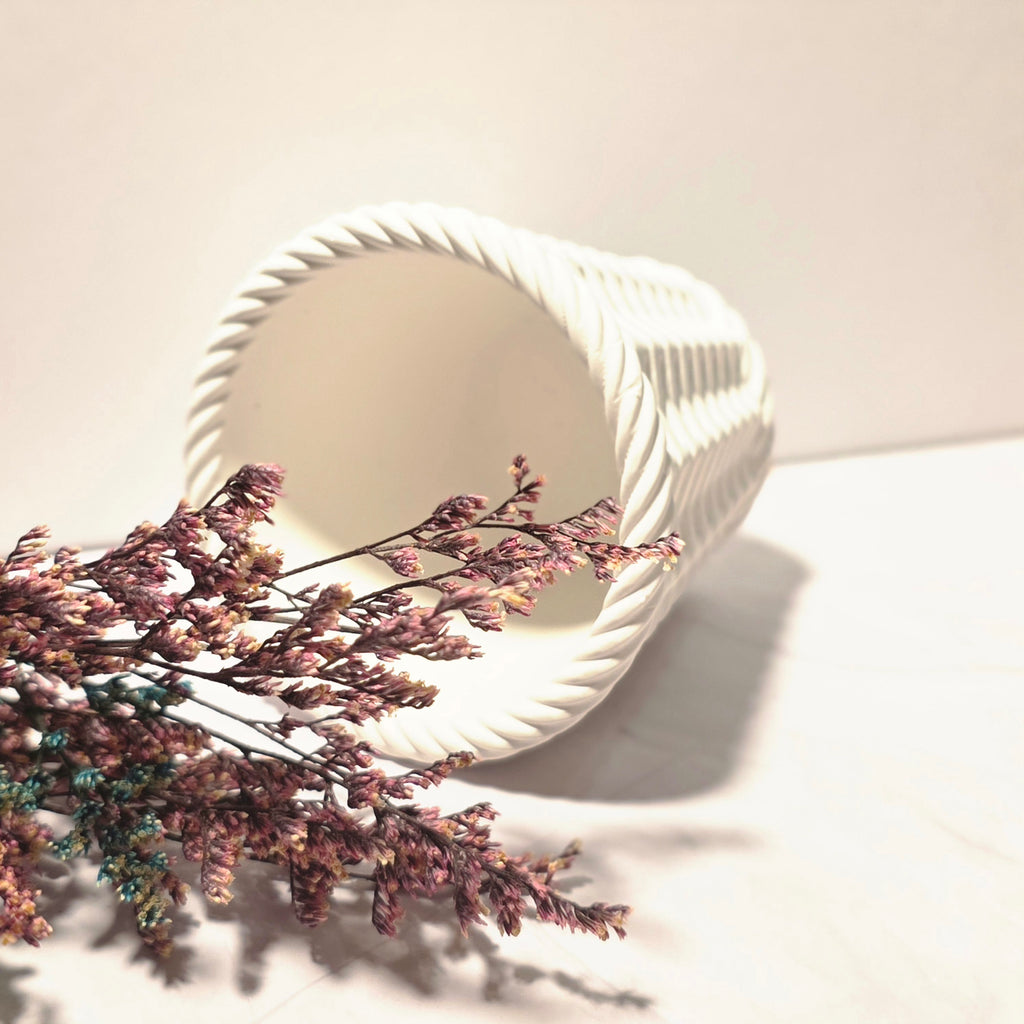 Dekorative Vase „Geflochtenes Weiß"