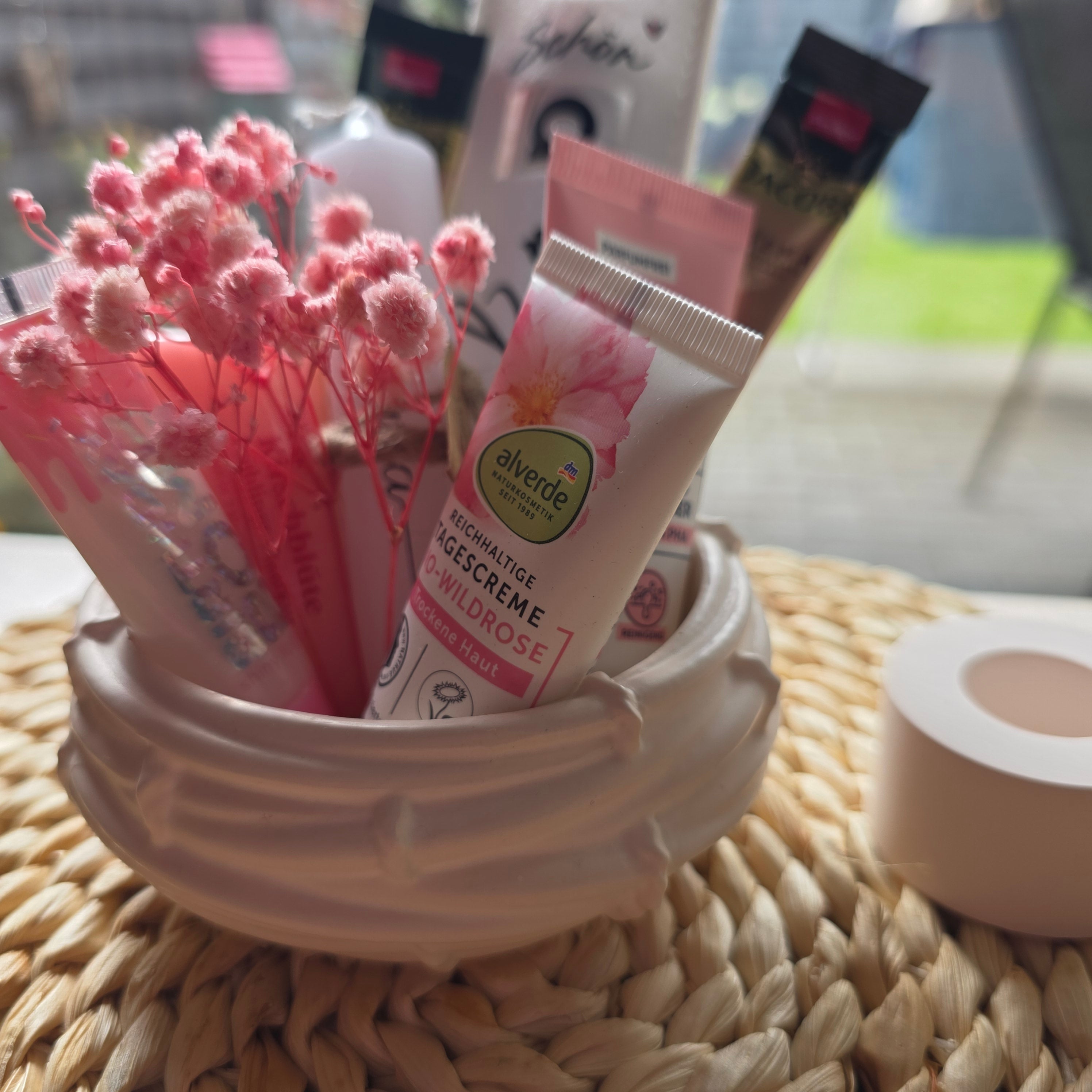 Muttertag Geschenkset – Schale in Rosa mit Kosmetik