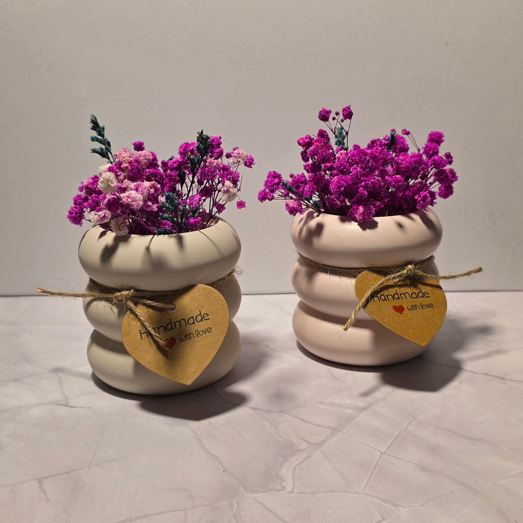 Handgefertigte runde Bubble-Gipsvase für Trockenblumen – Sweetly Crafted by Maja